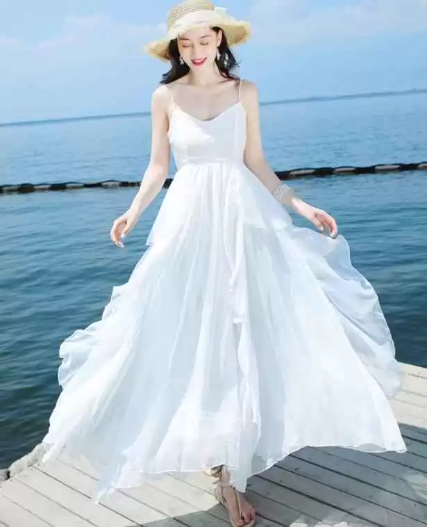 秋水季节海边旅游穿搭指南:女生拍照上镜全攻略