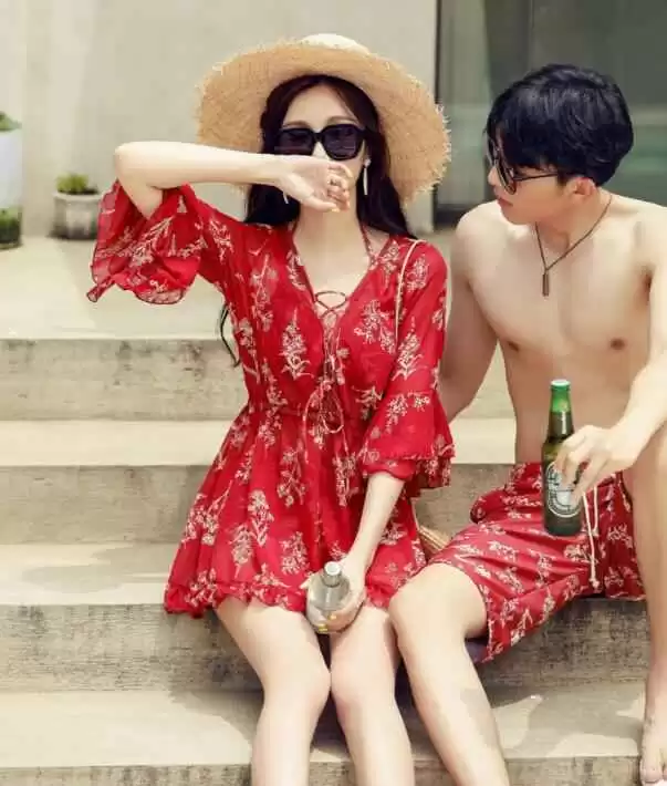 秋水季节海边旅游穿搭指南:女生拍照上镜全攻略