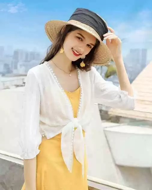 秋水季节海边旅游穿搭指南:女生拍照上镜全攻略