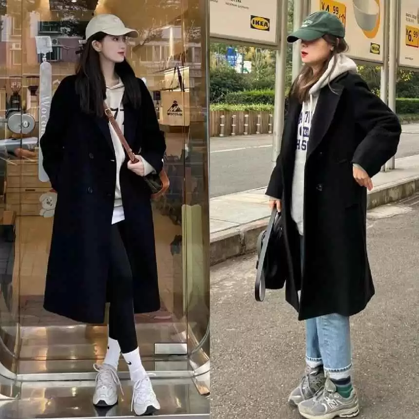 2023冬季40+女性穿搭新风尚:羽绒服+阔腿裤、大衣+卫衣,优雅又实用