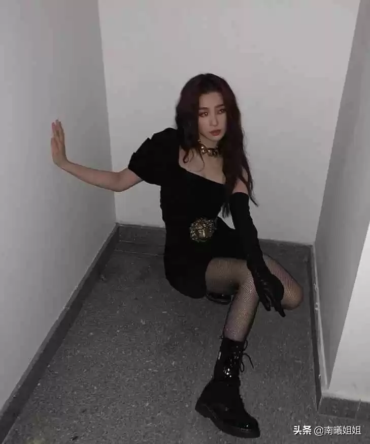 夏日丝袜穿搭秘籍:掌握这几种穿法,轻松穿出高级感