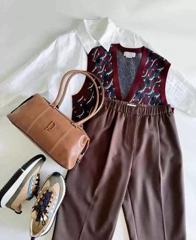 早秋甜美通勤穿搭:13套温柔风Look让你高级又舒适