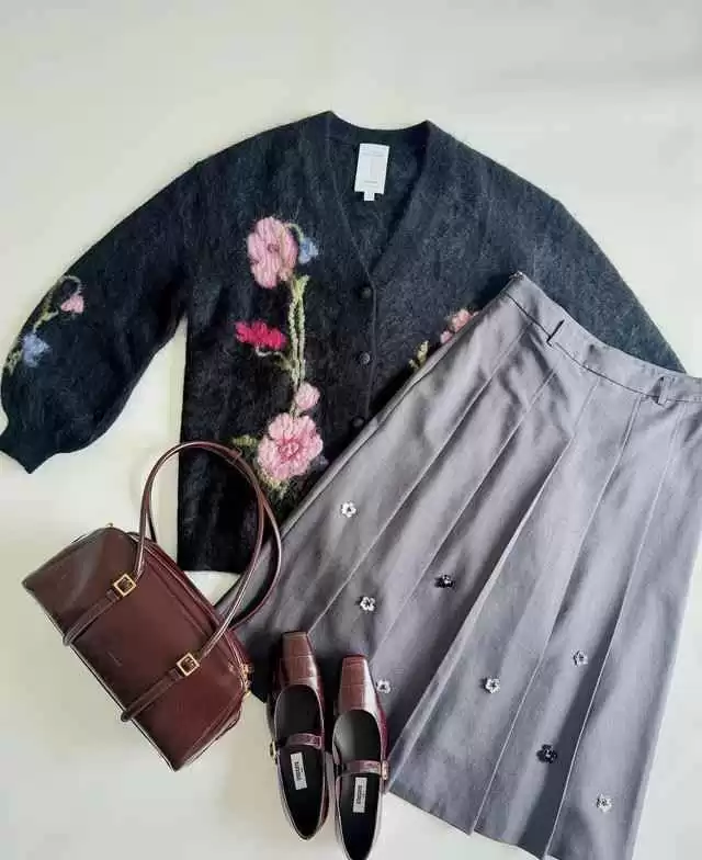 早秋甜美通勤穿搭:13套温柔风Look让你高级又舒适