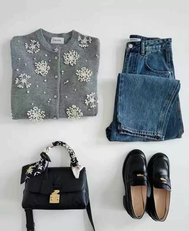 早秋甜美通勤穿搭:13套温柔风Look让你高级又舒适