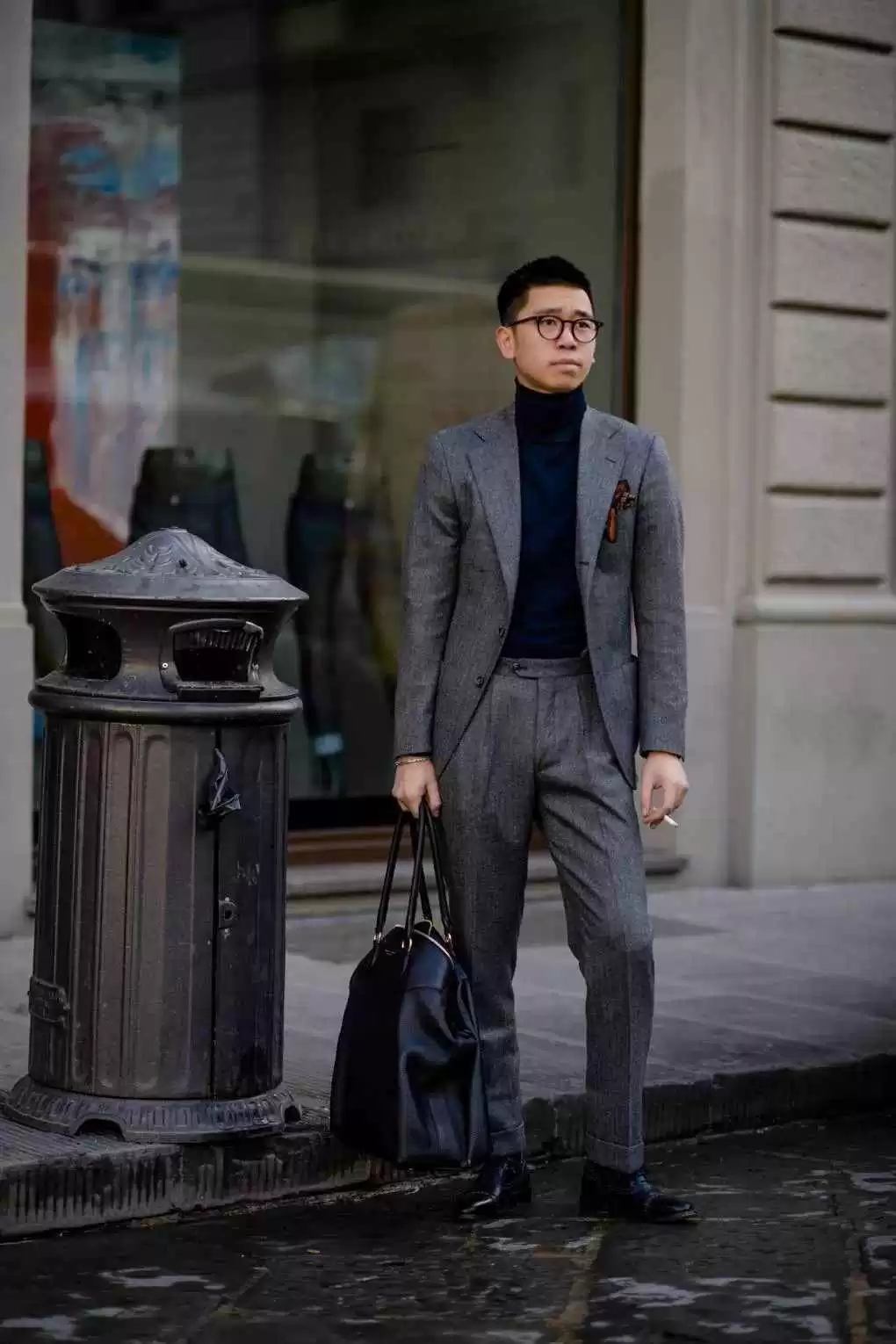 穿衣搭配男生高领 男人穿高领毛衣显得很娘?那是你对高领毛衣一无所知