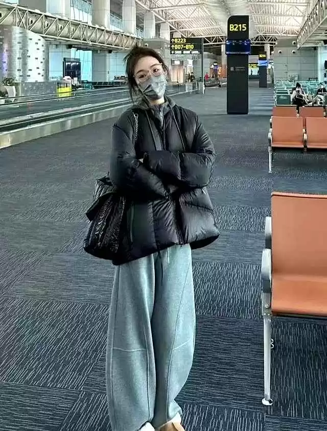 穿衣黑灰搭配 这么高级的“黑灰系”,穿在身上美爆了,8个时尚搭配模板