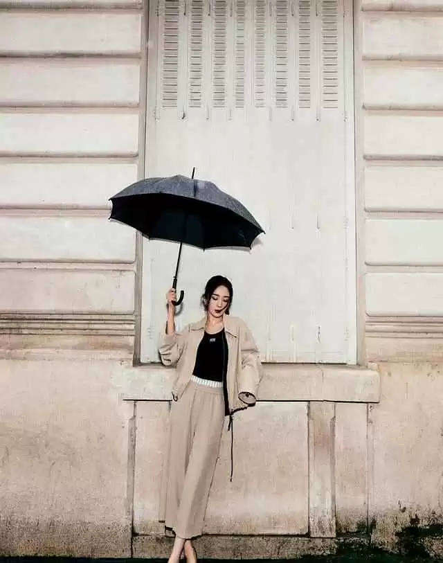 35岁女人穿衣搭配秘诀:跟杨幂学穿搭,告别牛仔裤T恤,时髦减龄更自信