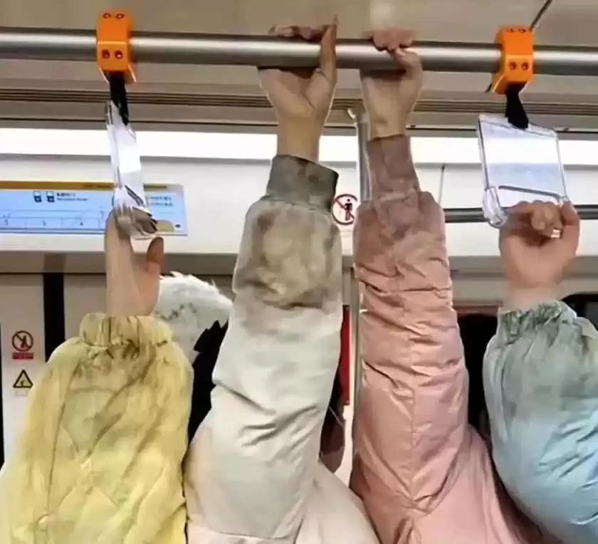 统一着装是青春期的保护色:从校服到羽绒服,藏着教育的公平初心