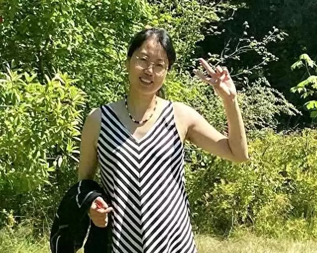 妈妈夏天穿衣搭配灵感与38岁夏天妈妈混血龙凤胎生产全记录