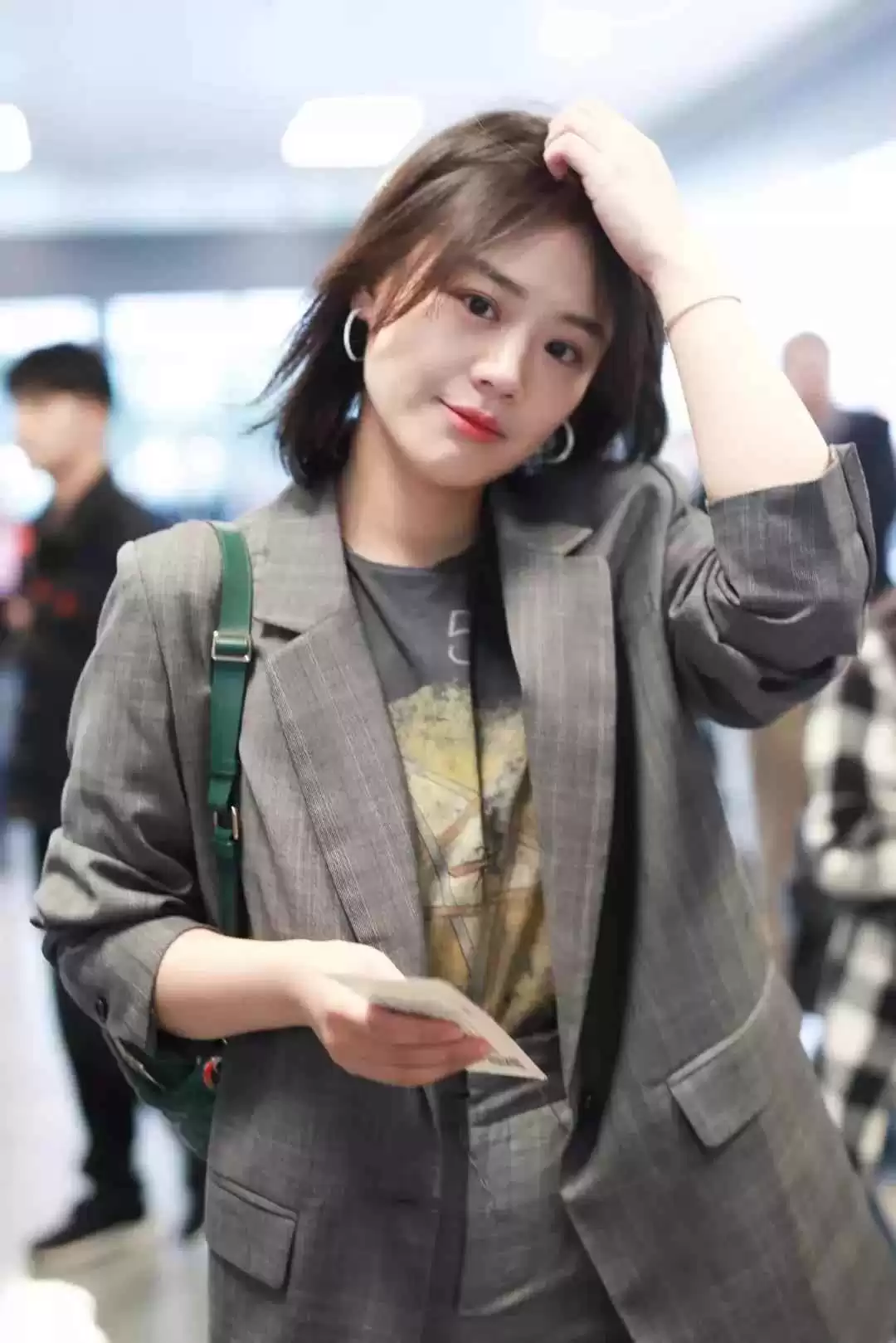 短发冬衣穿衣搭配:九款简单利落的冬季发型指南