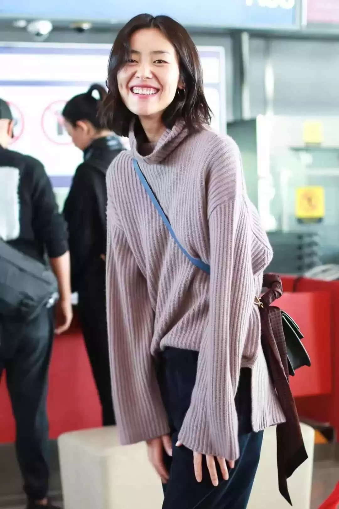 短发冬衣穿衣搭配:九款简单利落的冬季发型指南