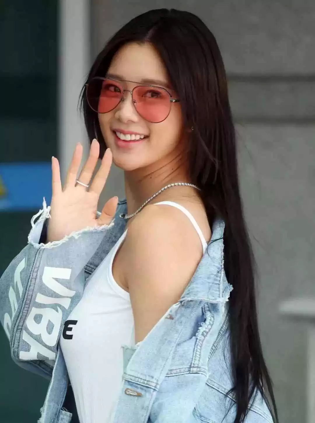 短发冬衣穿衣搭配:九款简单利落的冬季发型指南