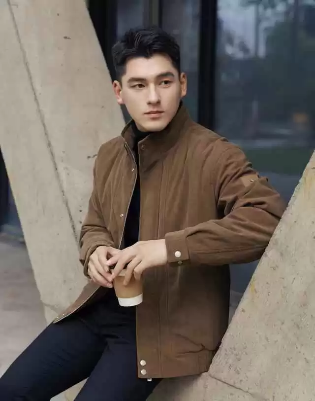 意大利男士冬日穿搭攻略:美拉德色系让你告别臃肿,轻松穿出高级感