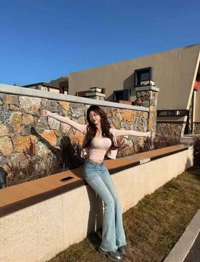 身材好的女人怎么穿显高?这几套搭配技巧,让你高挑又吸睛!