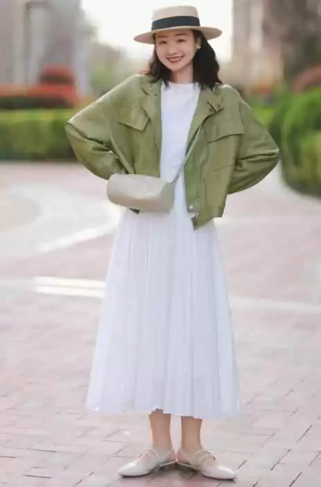 微胖女孩入秋穿搭指南:3个实用思路遮肉又时髦