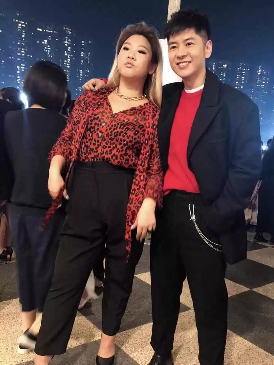 180斤胖子穿衣搭配秘诀:郑欣宜示范丰满身材如何穿出性感