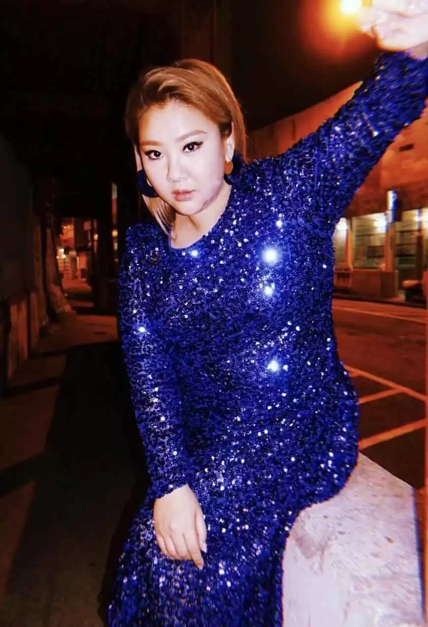 180斤胖子穿衣搭配秘诀:郑欣宜示范丰满身材如何穿出性感