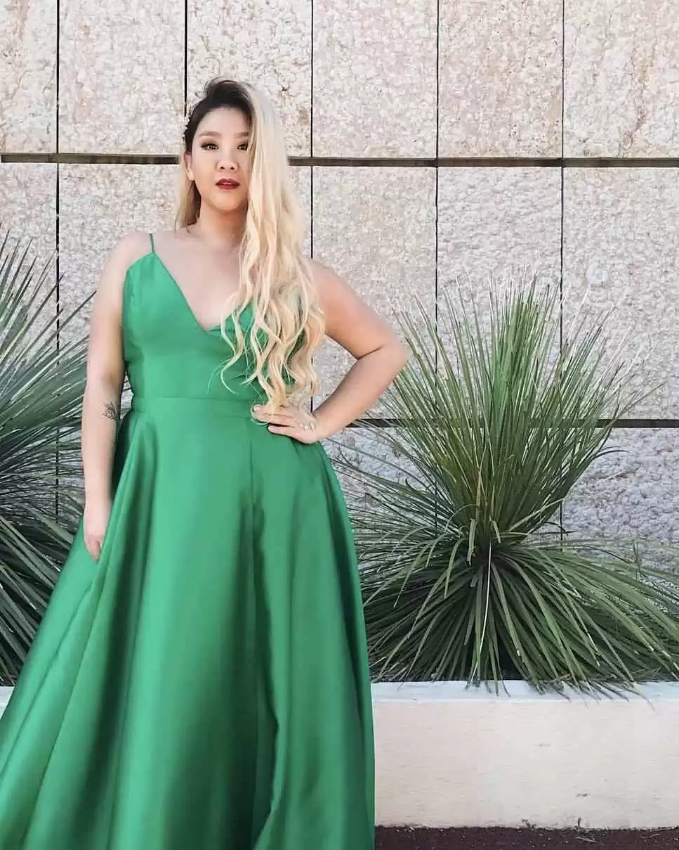 180斤胖子穿衣搭配秘诀:郑欣宜示范丰满身材如何穿出性感