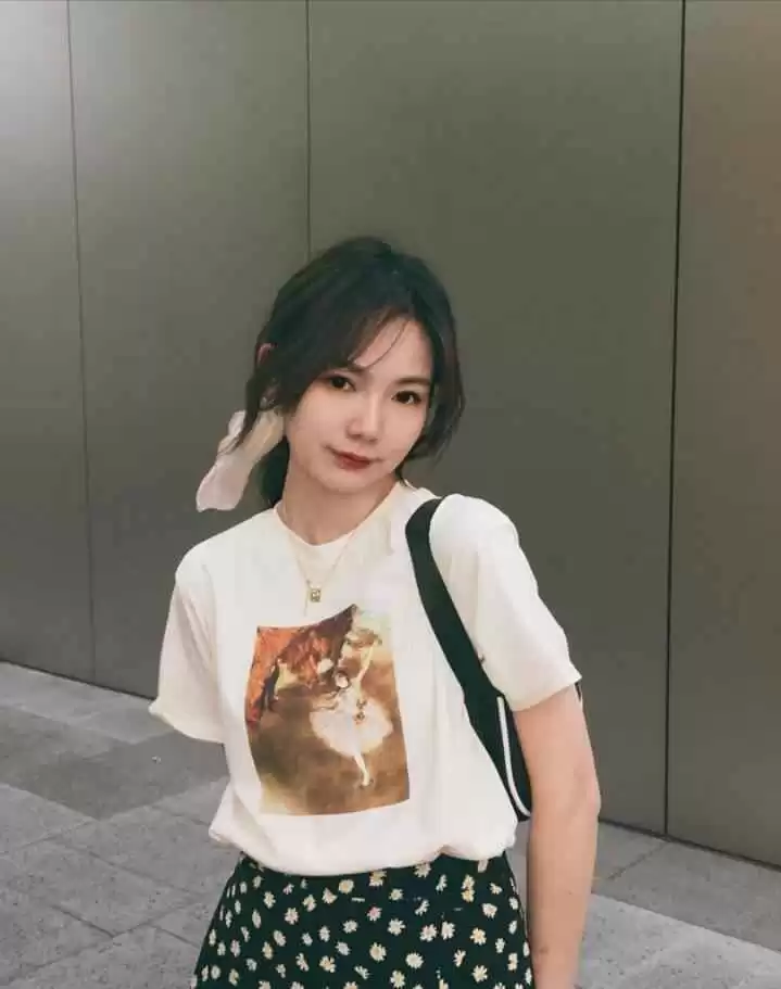 气质女人穿搭秘籍:十款洋气减龄搭配指南