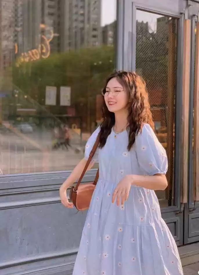 气质女人穿搭秘籍:十款洋气减龄搭配指南