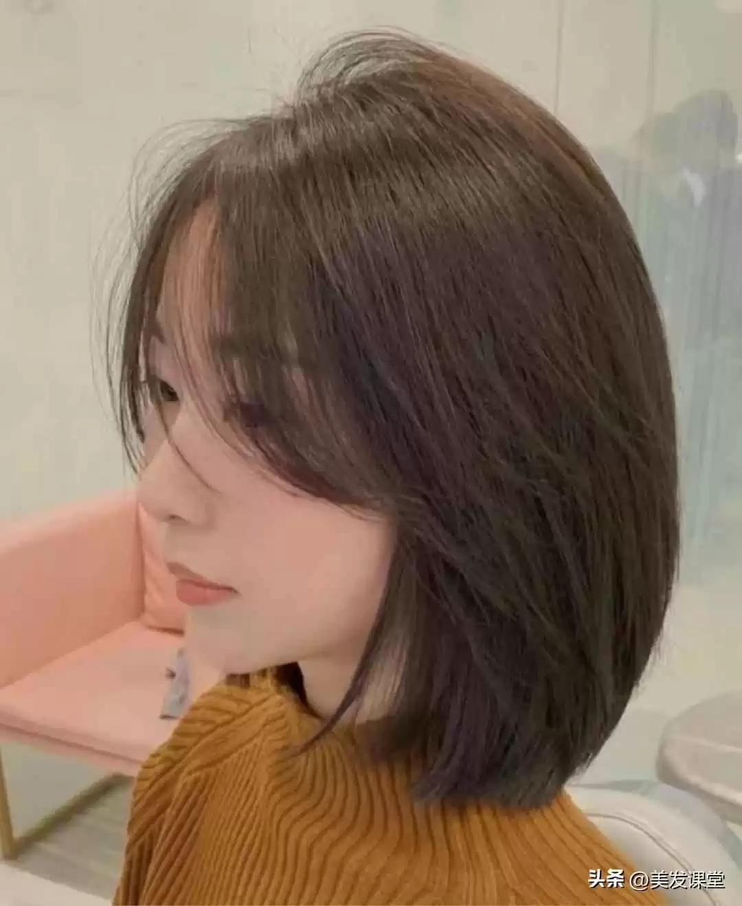 小脸女生必备发型指南:两款超显脸小短发,时髦减龄氛围感拉满