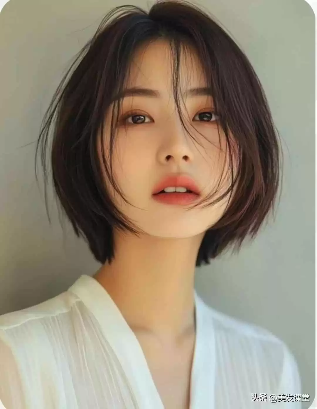 小脸女生必备发型指南:两款超显脸小短发,时髦减龄氛围感拉满