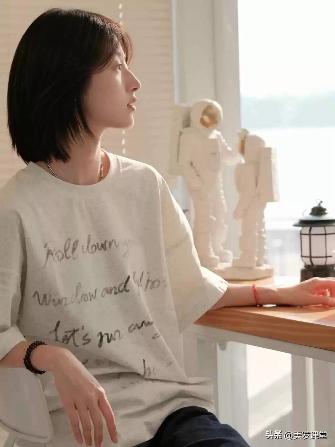 小脸女生必备发型指南:两款超显脸小短发,时髦减龄氛围感拉满