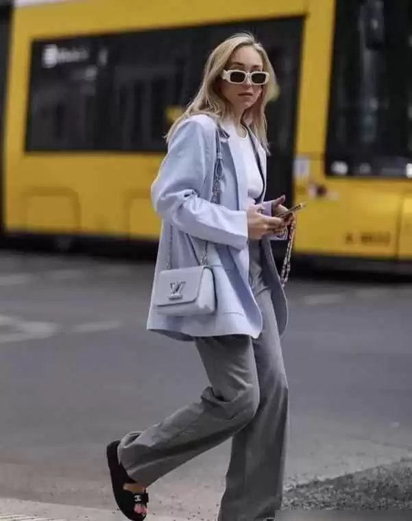 灰蓝色穿衣搭配 灰色+蓝色,绝美高级感“配色”,冬天这样穿搭太显气质了