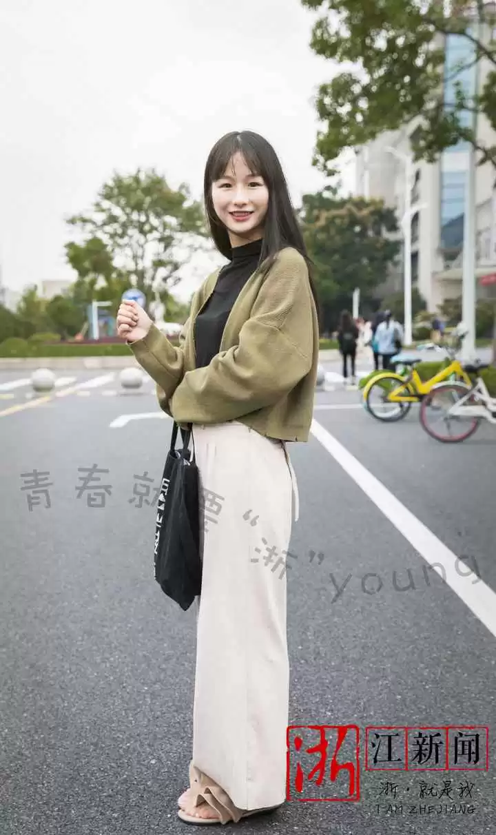 温州秋季穿衣搭配 街拍|乱穿衣的季节,最会搭配的你