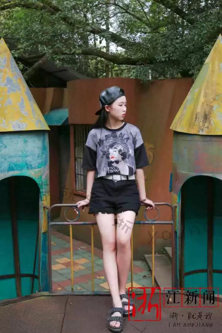 温州秋季穿衣搭配 街拍|乱穿衣的季节,最会搭配的你