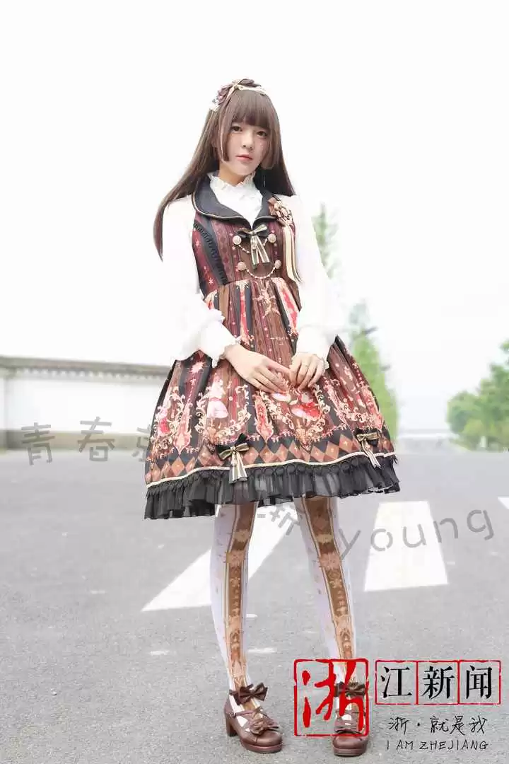 温州秋季穿衣搭配 街拍|乱穿衣的季节,最会搭配的你