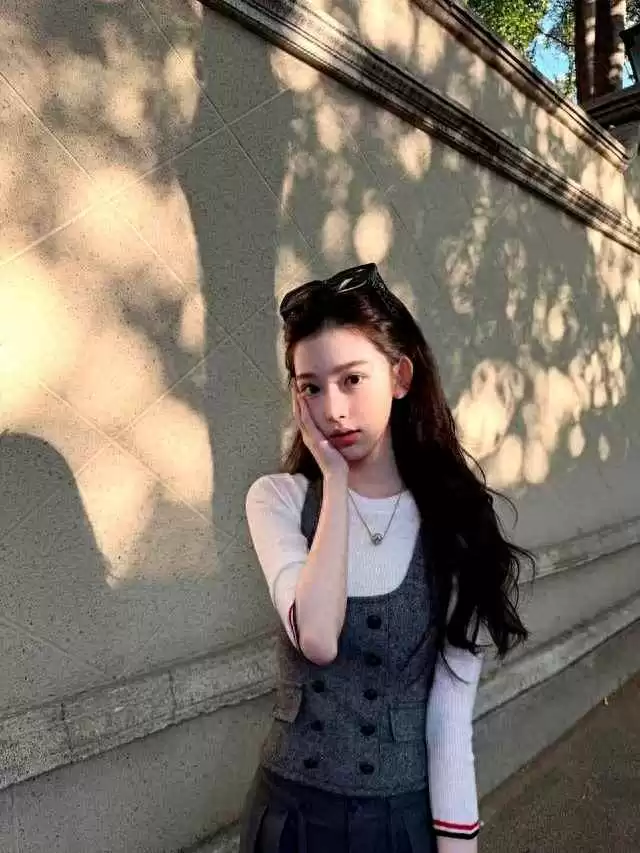 学院风叠穿全攻略：学生党显年轻穿搭法，减龄10岁不装嫩