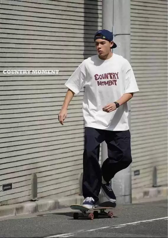 高瘦男生穿搭秘籍:3款衣服让你告别单薄,秒变型男