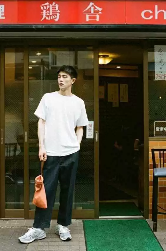 高瘦男生穿搭秘籍:3款衣服让你告别单薄,秒变型男 高瘦男生穿搭秘籍:3款衣服让你告别单薄,秒变型男