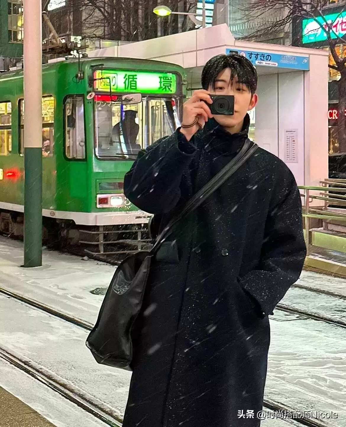 日韩休闲男穿搭指南:上海青岛韩国男人的黑白灰造型,韩剧感爆棚!