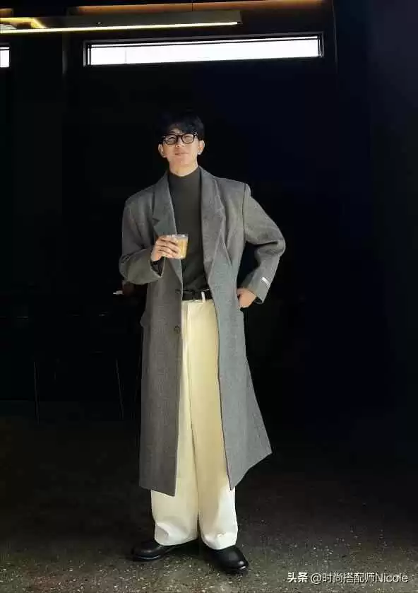 日韩休闲男穿搭指南:上海青岛韩国男人的黑白灰造型,韩剧感爆棚!