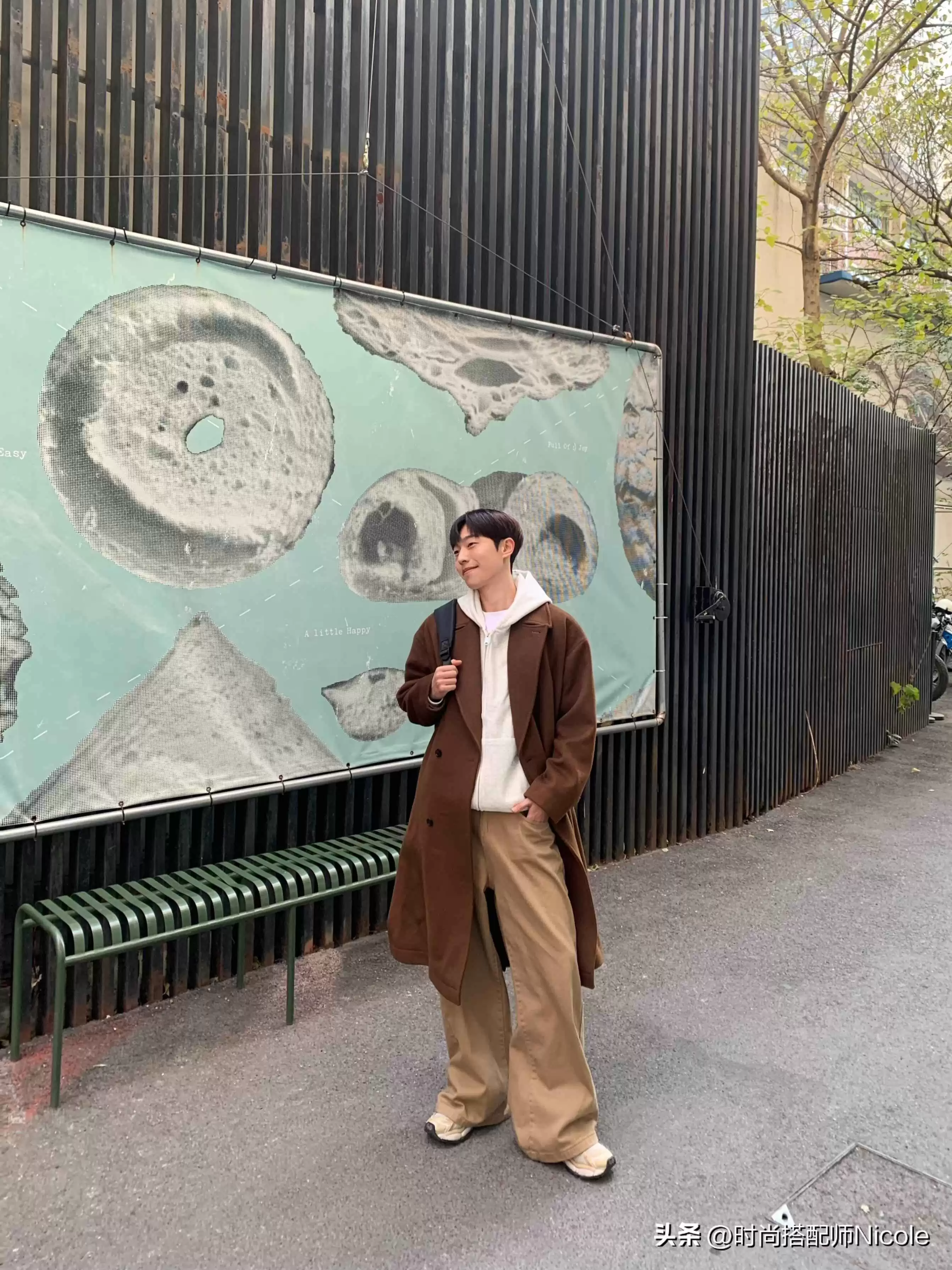 日韩休闲男穿搭指南:上海青岛韩国男人的黑白灰造型,韩剧感爆棚!