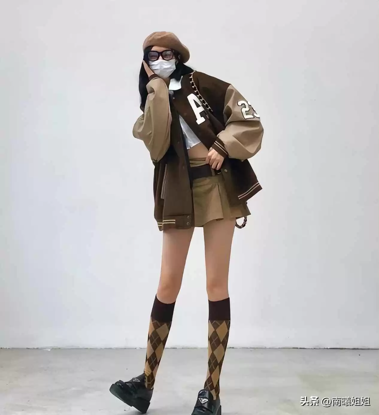 小个子女生秋冬穿搭秘籍：短裙+乐福鞋、九分裤+短靴，显高又时髦