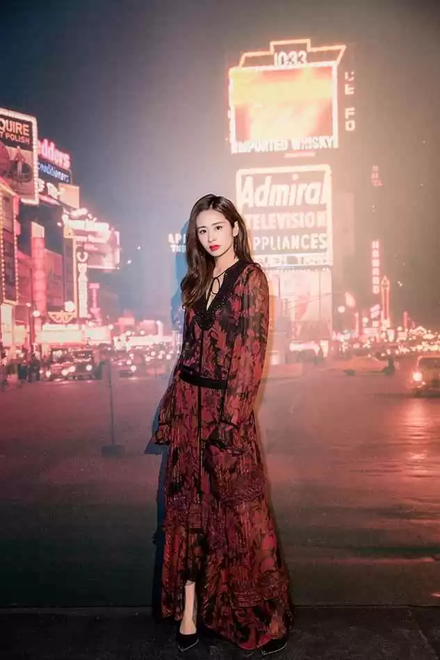 颖儿穿搭宝典:街拍造型图片大全,风格百变超吸睛! 颖儿穿搭宝典:街拍造型图片大全,风格百变超吸睛!