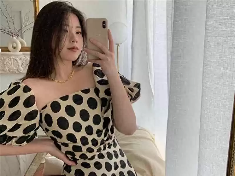 矮胖女孩穿衣服搭配：矮胖姑娘不配过夏天？130斤博主穿出90斤既视感实战分享