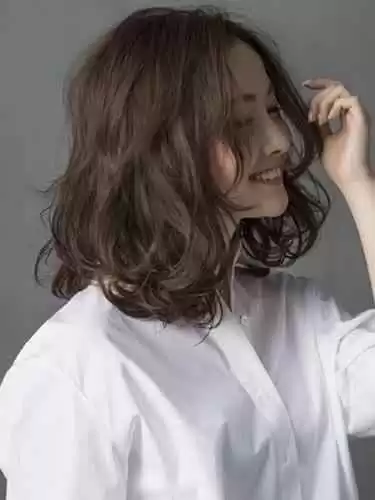 长发女生穿搭指南：唐嫣6套高知造型美出新高