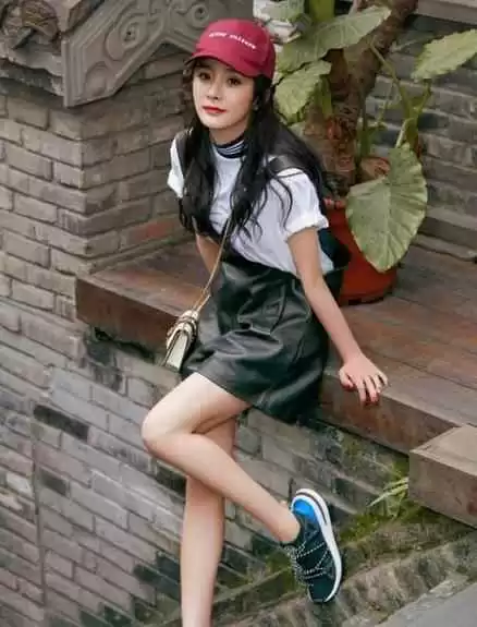 35岁女人穿衣搭配指南:学杨幂穿搭,告别牛仔裤T恤,时髦减龄 35岁女人穿衣搭配指南:学杨幂穿搭,告别牛仔裤T恤,时髦减龄