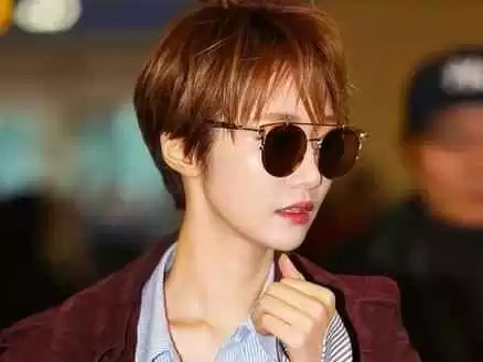 短发春天穿搭指南：高俊熙教你韩剧女主角的时尚秘诀