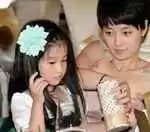 17岁文君竹烤糊饼干引热议，遗传马伊琍美貌却厨艺翻车！