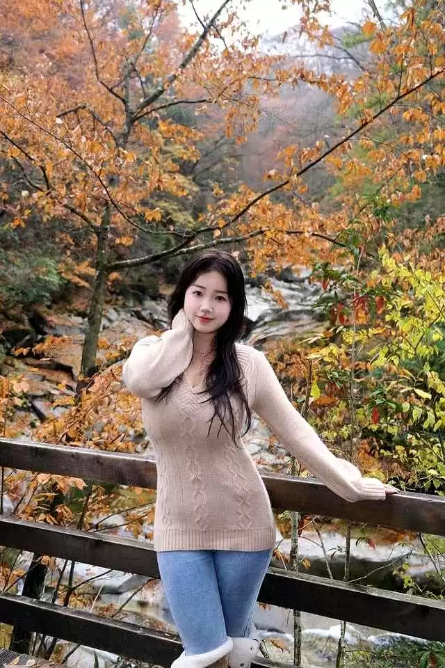 上身胖女生穿搭指南:微胖女孩如何穿出显瘦时尚感