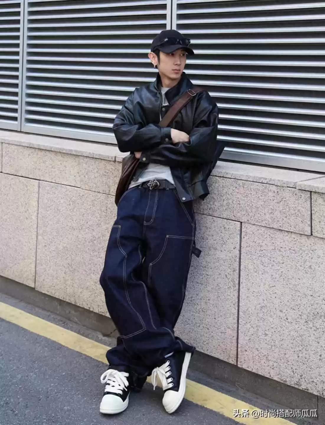 长腿男生穿搭秘籍:上海街拍阔腿裤+厚底鞋,时髦显高就这么简单 长腿男生穿搭秘籍:上海街拍阔腿裤+厚底鞋,时髦显高就这么简单