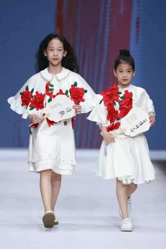 当国潮遇上萌娃:选对中式童装,把千年文化穿成日常 当国潮遇上萌娃:选对中式童装,把千年文化穿成日常