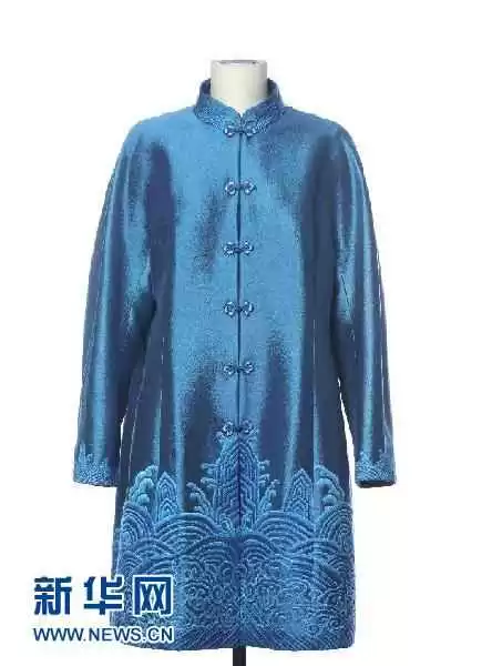 穿上身的新国风:你的下一件中式外套,远比你想象的更时髦 穿上身的新国风:你的下一件中式外套,远比你想象的更时髦