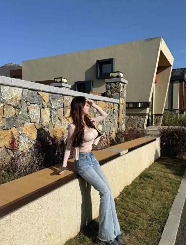 霸气女生穿搭秘籍：身材丰满如何穿出高挑显瘦效果