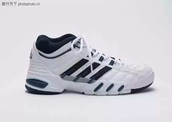 2025运动鞋图鉴从芭蕾风到机甲款你的下一双鞋该是什么样子 2025运动鞋图鉴从芭蕾风到机甲款你的下一双鞋该是什么样子